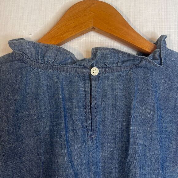 J Crew Ruffled Trim Chambray Blouse Blue Neutral Basic Size Medium Minimalist - Picture 9 of 10